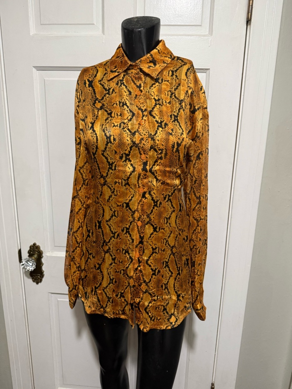 Buddy Love Womens Long Sleeve Blouse Orange Snake Pattern Button Down Size Small